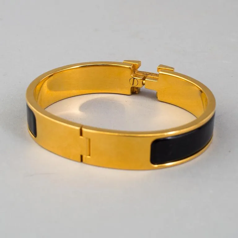 Black Luxurious Style Classic Style Four Leaf Clover Titanium Steel 18K Gold Plated Zircon Bangle
