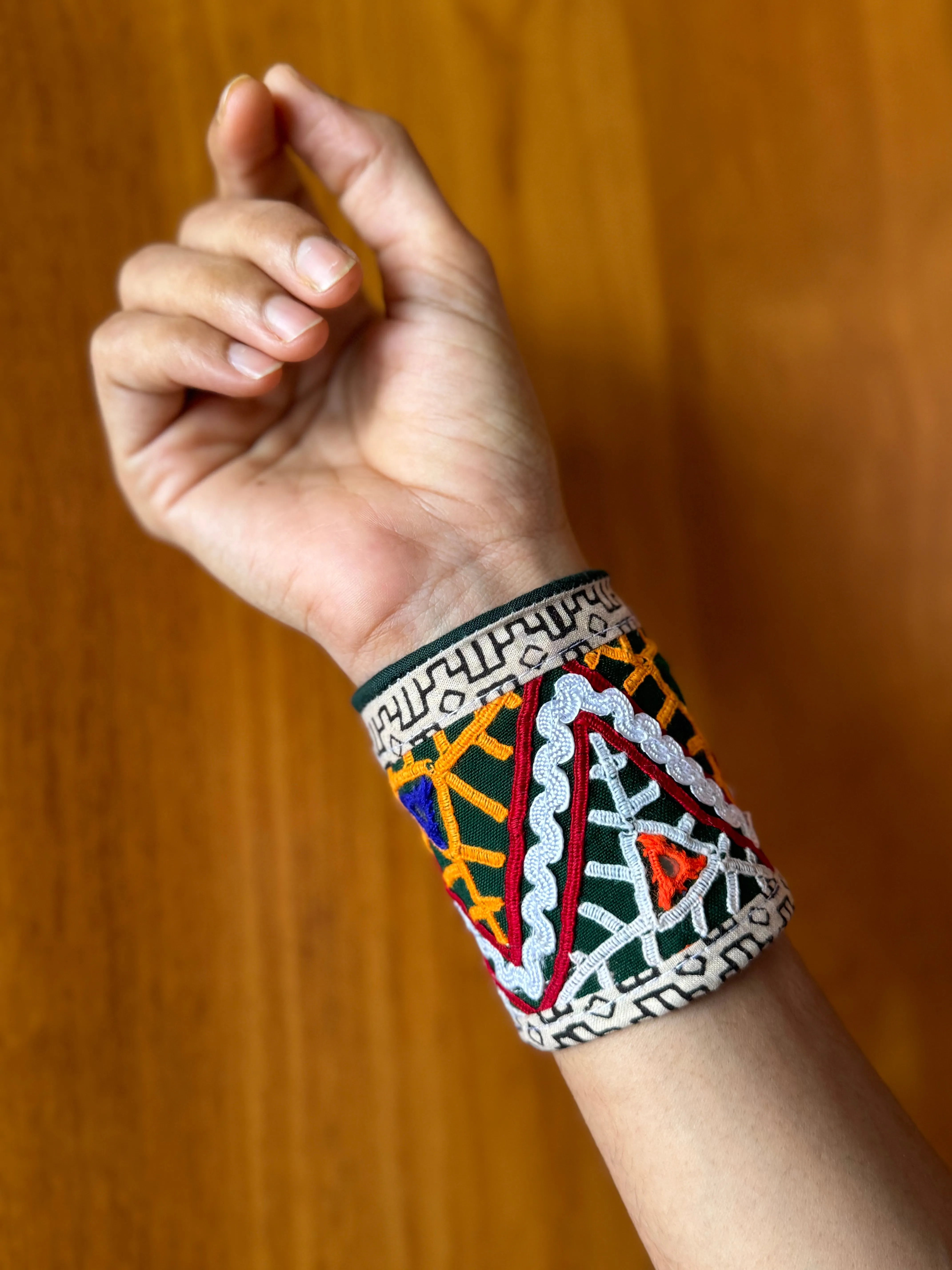 Carina Fabric Bracelet | Handcuff
