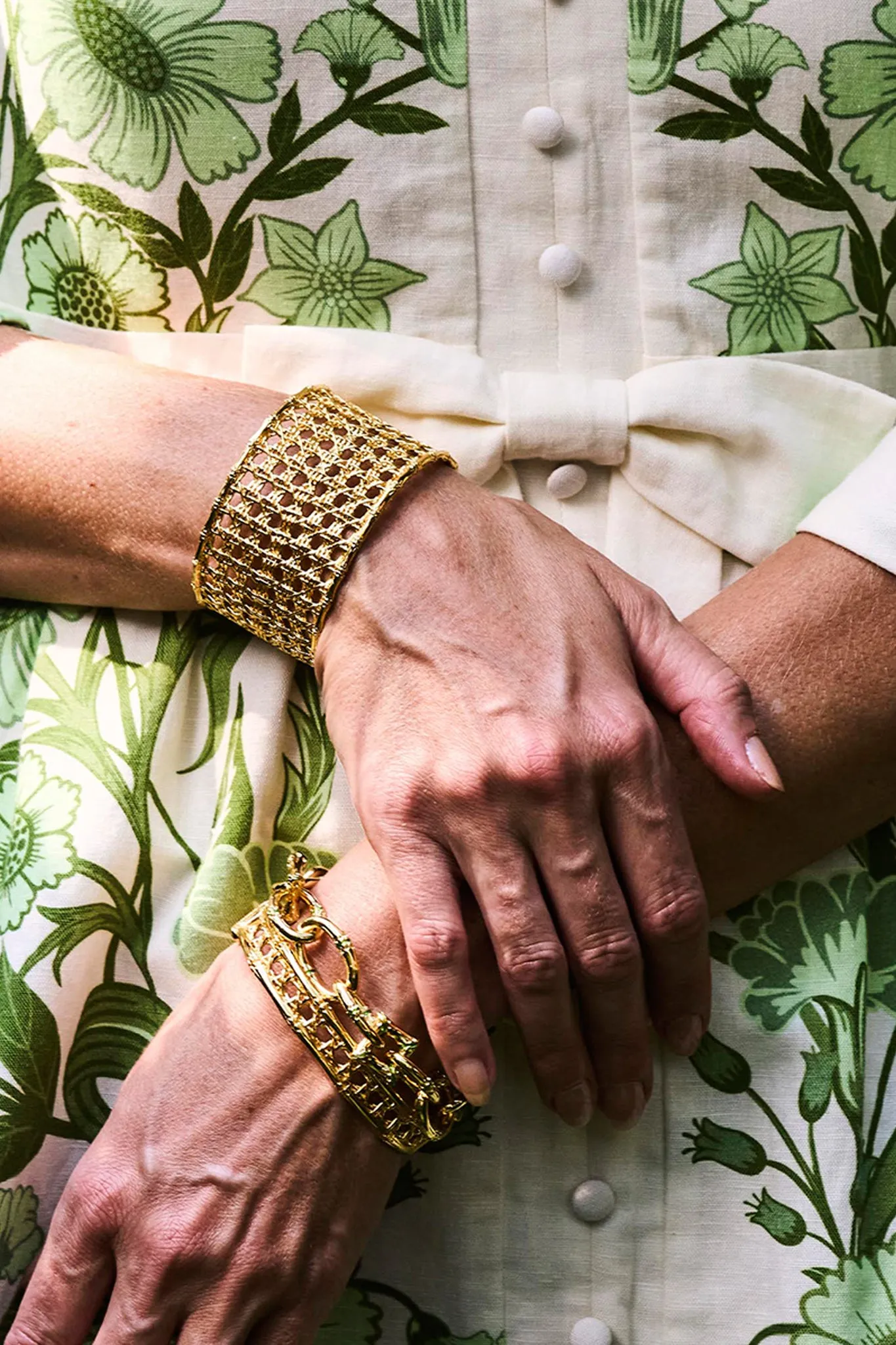 Gold Veranda Caning Hinged Bangle