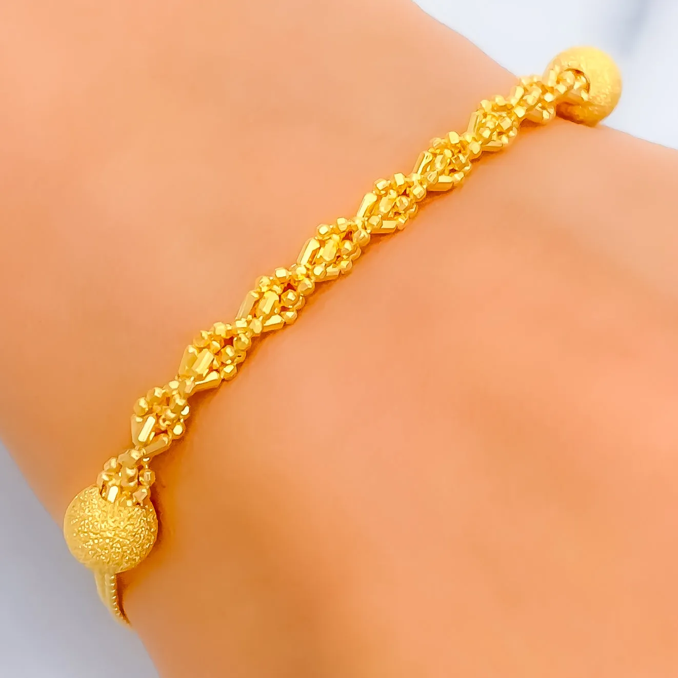 Intricate Charming 22K Gold Bracelet