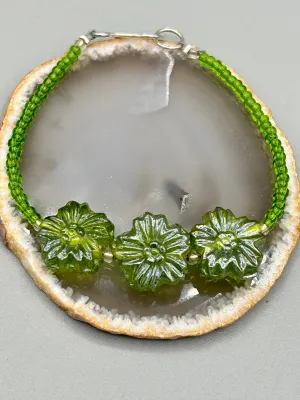 Light Green Pressed Glass Floral Beaded Bracelet, Nature Inspired, Summer Jewelry