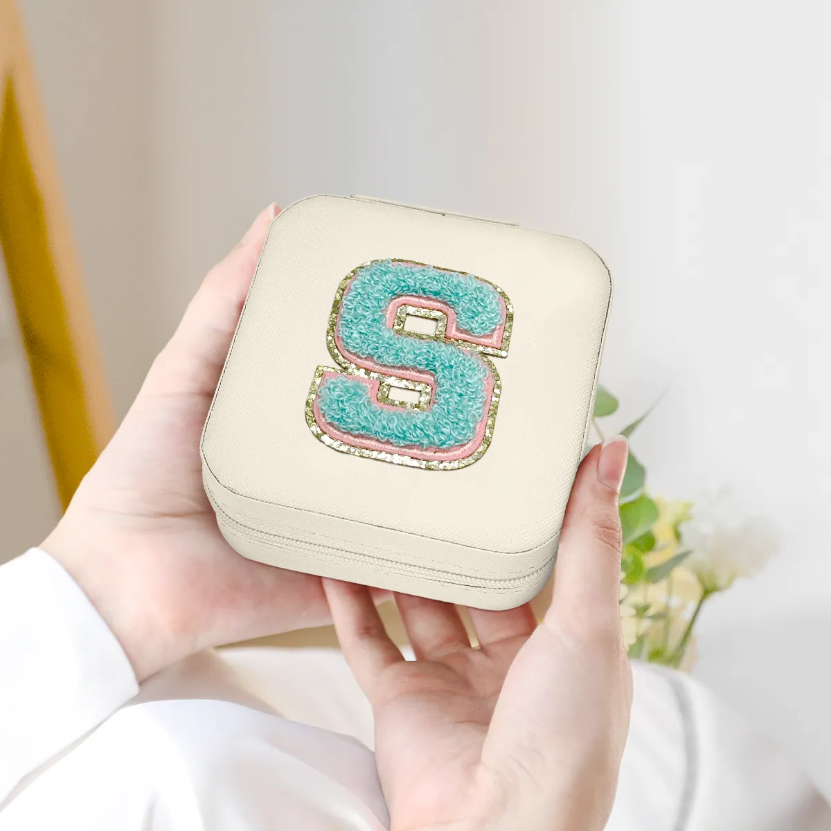 Personalized Jewelry Box, White Travel Jewelry Box with Initial S, Small Monogrammed Jewelry Case Organizer for Girls Women Teen Kids, Mini Travel Essentials Gifts for Birthday Christmas